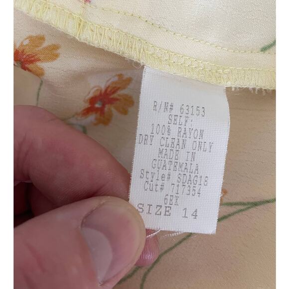 Vintage CDC Floral Dress - Picture 6 of 7